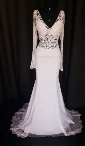 Vestido de Noiva com Renda e Manga Longa