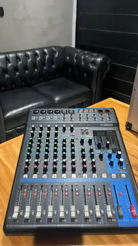 MESA DE SOM YAMAHA MG12xu - PERFEITO ESTADO - USADO POUQUÍSSIMAS VEZES C/MALETA