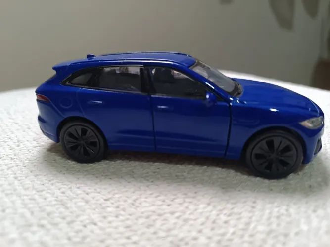 miniatura Jaguar Fpace