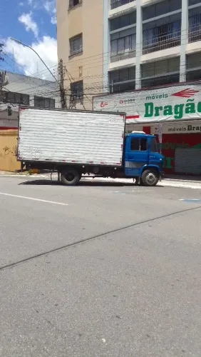 Faço fretes e mudanças