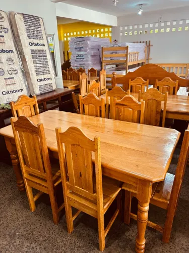 Mesa de jantar com 6 cadeiras