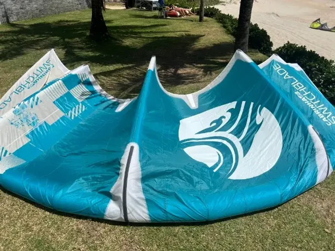 Kite Cabrinha Switchblade 2023 Muito Novo, Sem Reparo, Pouco Usado com Barra