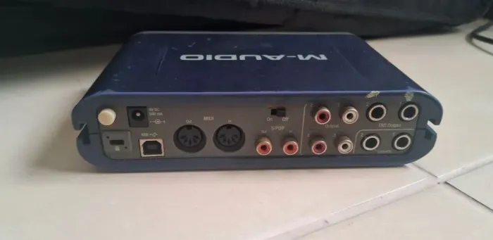Interface de Áudio M-Audio