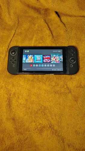 Nintendo Switch V1 Desbloqueado + Dock + Joy-Cons + Acessórios Extras