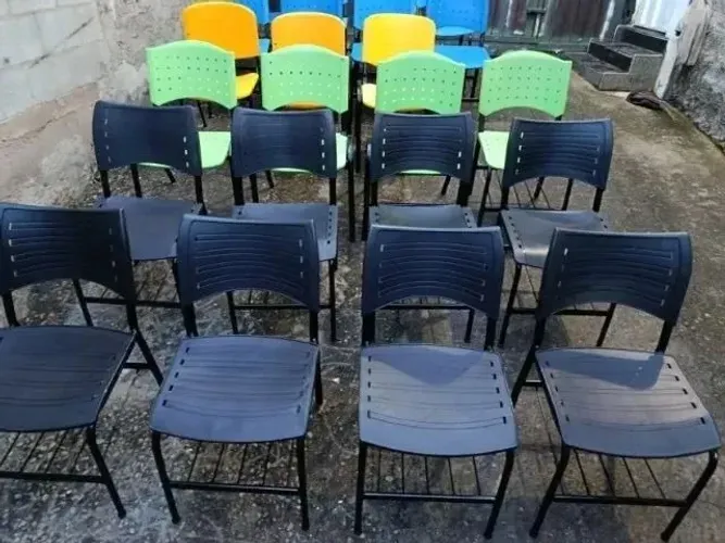 Cadeiras Universitárias Polipropileno Seminovas Reforçadas (Aceitamos Cartões, Pix, Dinhei
