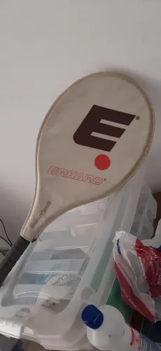 Raquete erhard em ótimo estado