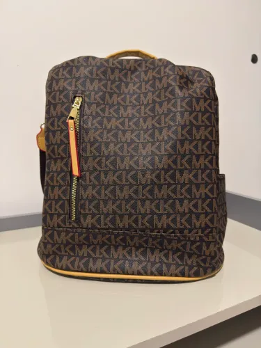 Mochila de couro ecológico