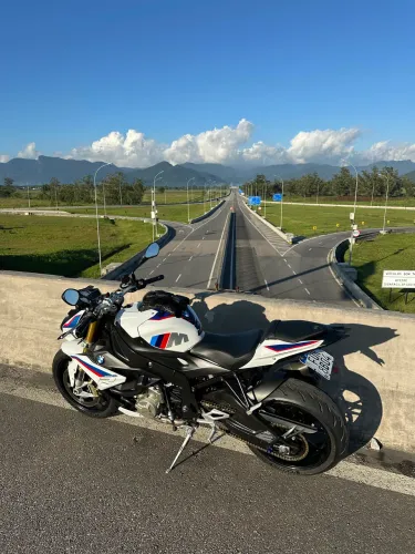 BMW S1000R Branca 
