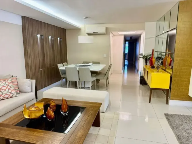 BS IMOBILIÁRIA VENDE apartamento com 185 m², na praia de Icaraí, sol da manhã, com 4 suíte