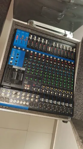 MESA DE SOM YAMAHA MG16XU