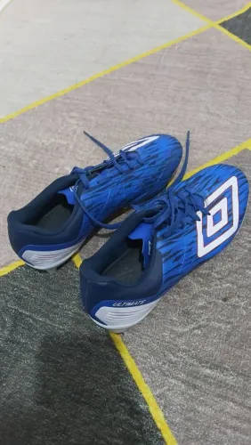 chuteira umbro