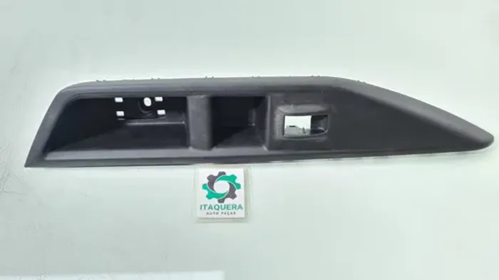 Moldura Somando Vidro Dianteiro Direito Fiat Strada 2022
