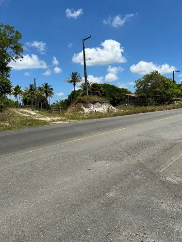 VENDO CASA COM TERRENO 