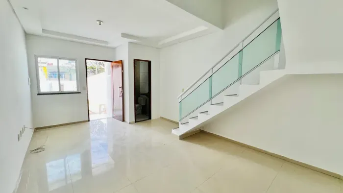 Casa Duplex a venda com 122m² com 3 quartos no Itaperi - Fortaleza - CE