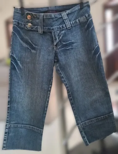 bermuda jeans capri corsária cintura baixa cós largo TNT 38 Usada
