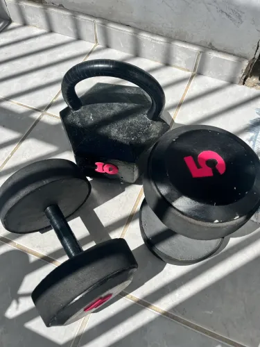 Halteres de 5 kg e querobel 10 kg