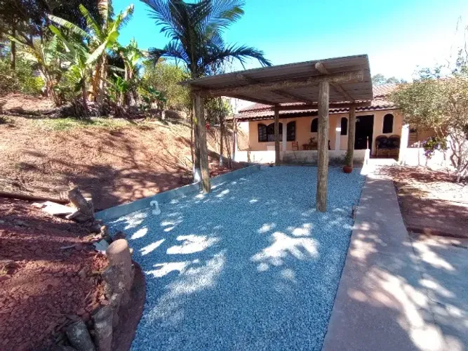 Vendo linda chácara com pomar e casa mobiliada! 