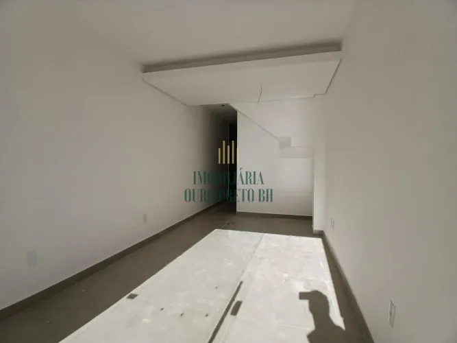 Casa Geminada à Venda - 2 Suítes - 1 Vaga - 3 Banheiros - 122m² - Santa Mônica - Pampulha