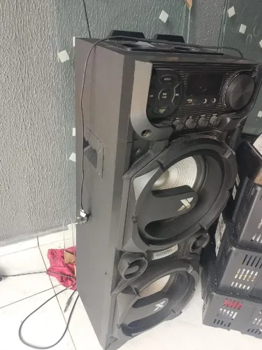 Vende-se caixa de som