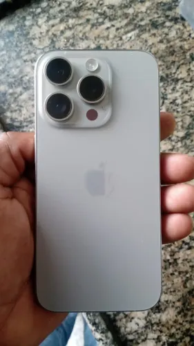Vendo IPhone 15 pro 256 gb Usado