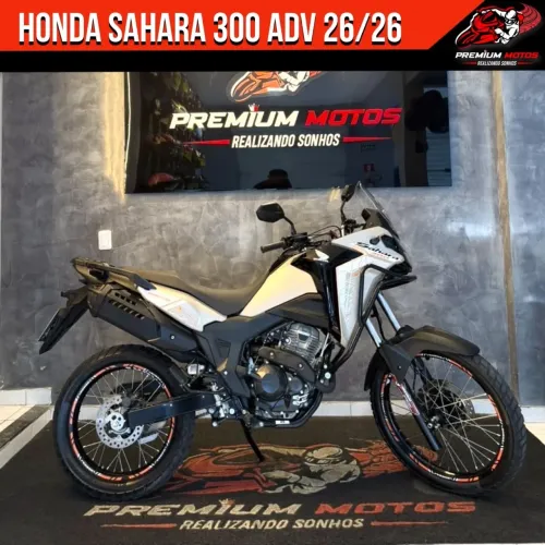 Sahara 300 ADV 2026 com 3.900KM