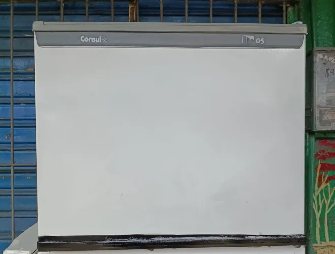 Vendo um frigobar Consul