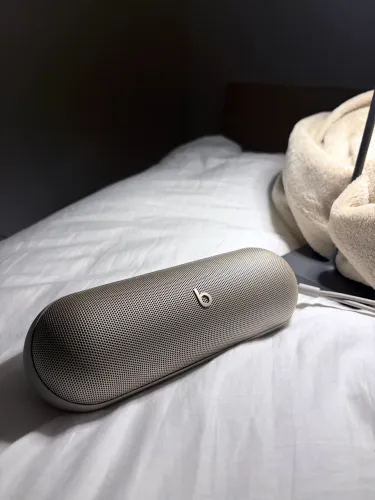 Beats Pill