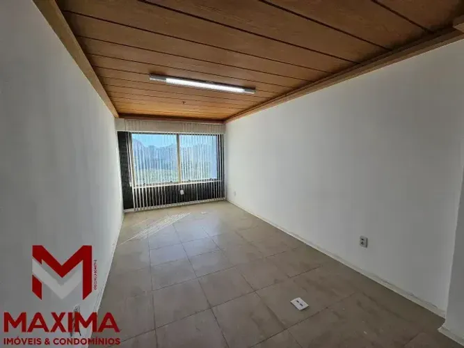 EXCELENTE SALA COMERCIAL NA BARRA DA TIJUCA - CONDOMÍNIO VISION - 22m²!