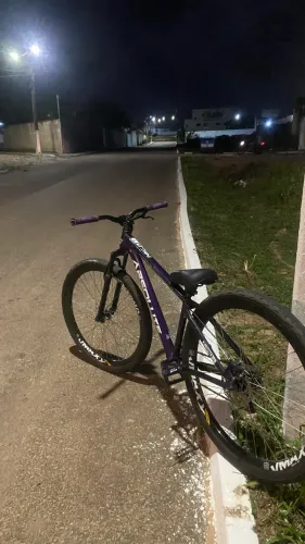 Bicicleta absolute roxa- seminova