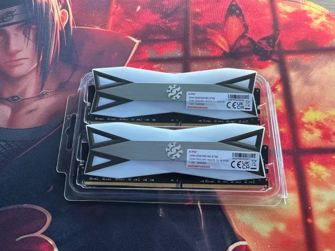 32 GB RAM DDR4 XPG SPECTRIX RGB CL16 COM GATANTIA VITALÍCIA