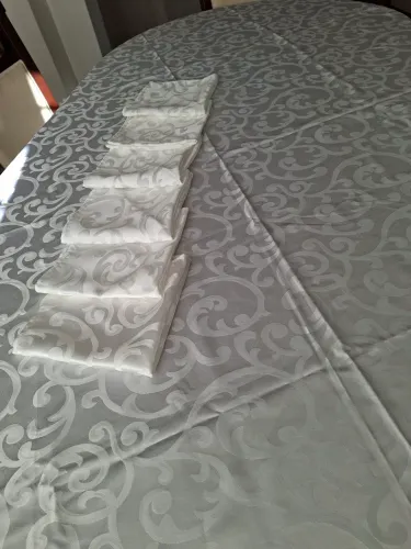 Toalha de mesa 2,00x1,50m + 6 guardanapos