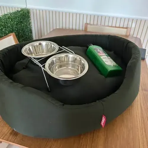 Vendo KIT PET - Caminha comprada na Petz, usada só uma vez  - Shampoo e condicionador 2 em