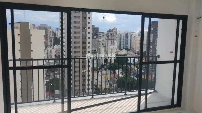 Água Branca! Studio em andar alto!