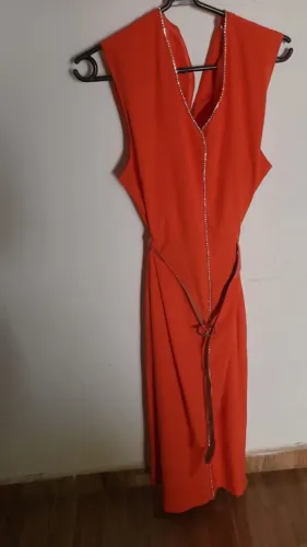 tem uma amiga está vendendo este vestido de festa     só não faz entrega 