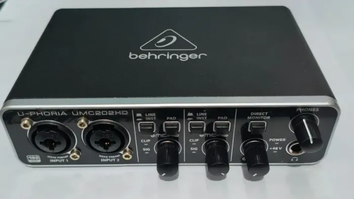 Interface de audio Behringer UMC-202HD