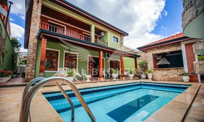 Casa para locação ou venda com piscina privativa e espaço gourmet - 2 suítes e 5 vagas de
