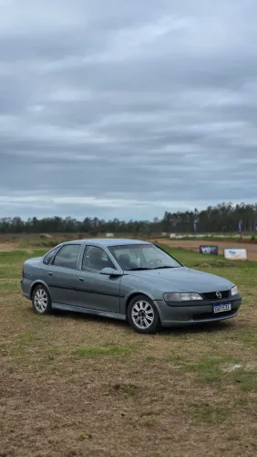 Chevrolet Vectra CD 2.2 16V / 2.0 16V Mec./aut. 1998