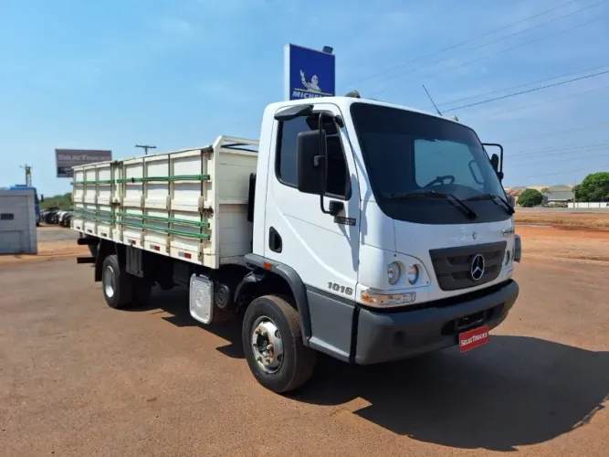 Mercedes Benz Accelo 1016 Carroceria Graneleira 5,40m.