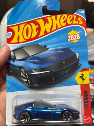 Hot wheels FERRARI 12CILINDRI AZUL