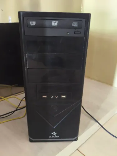 Computador de mesa com i3,4gb de ram e HD de 500 gb