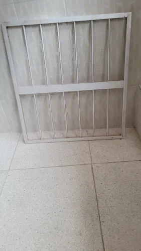 Vendo grade de alumínio 0,85x 0,80