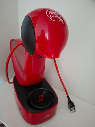 Cafeteira Nescafé Dolce Gusto Vermelha