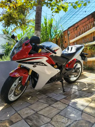CBR 600F 2014 IMPECÁVEL