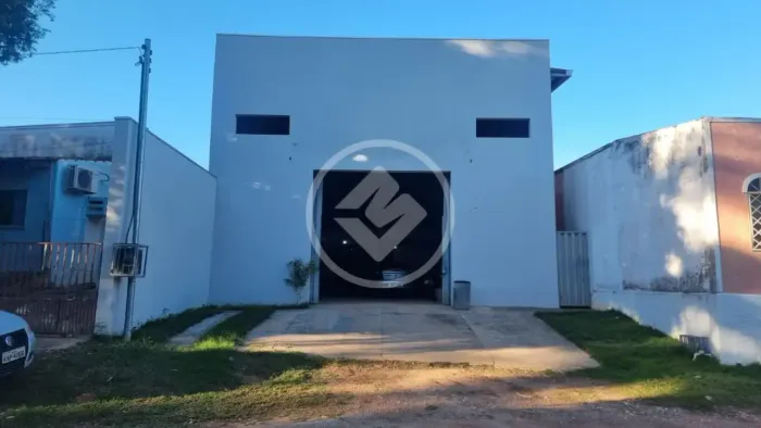 Galpão de 280m² com mezanino - Bairro Ararés codigo: 349927