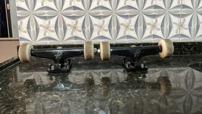 Truck skate 139 + 4 rodas 51mm pgs + rolamentos abec 11