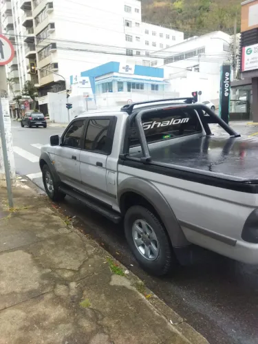 Mitsubishi L200 Outdoor HPE 2.5 4X4 CD T.dies. Mec. 2012