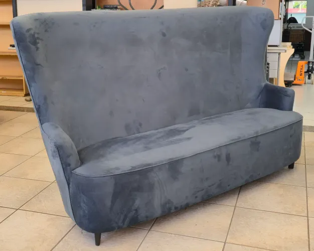 Sofá Camurça Azul 2,18m x 1,30m 3 Lugares Encosto Alto Veludo Suede Glamuroso Sem Uso