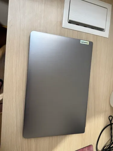 Vendo notebook Lenovo Core i3 de 11a geração