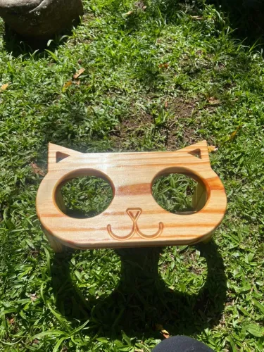 Comedouro Artesanal e Madeira para Pets