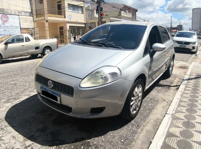 Fiat Punto Attractive Italia 1.4 F.flex 8V 5P 2012